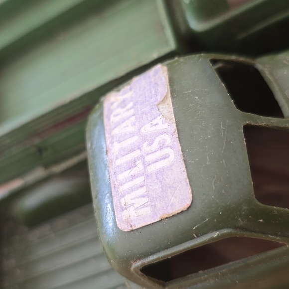 Vintage 2 army Trucks + army figure Mix lot 1960s Toys - Picture 11 of 11